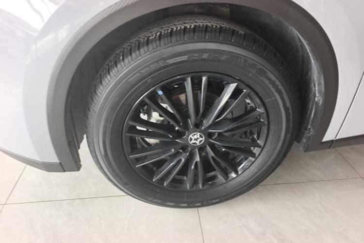 Used Venucia V 2021 260T Idol Edition Left Front Wheel Hub