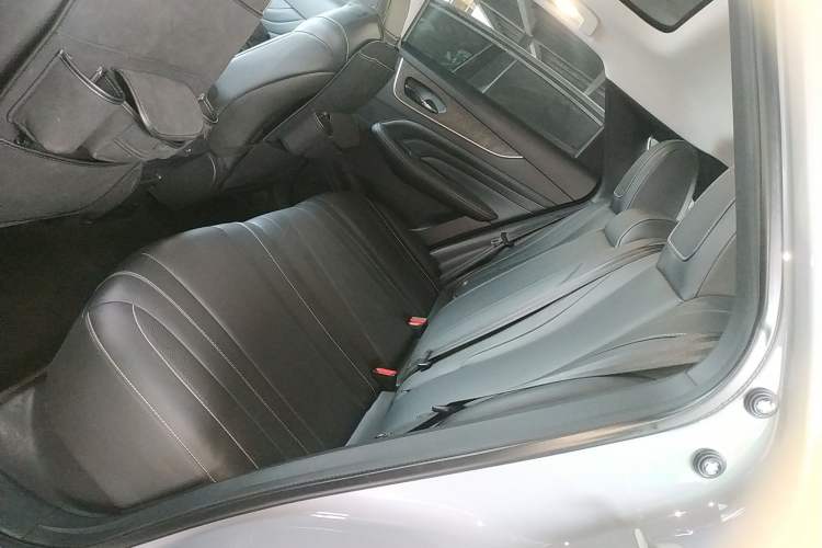 Used Venucia V 2021 260T Idol Edition Left Rear Seat
