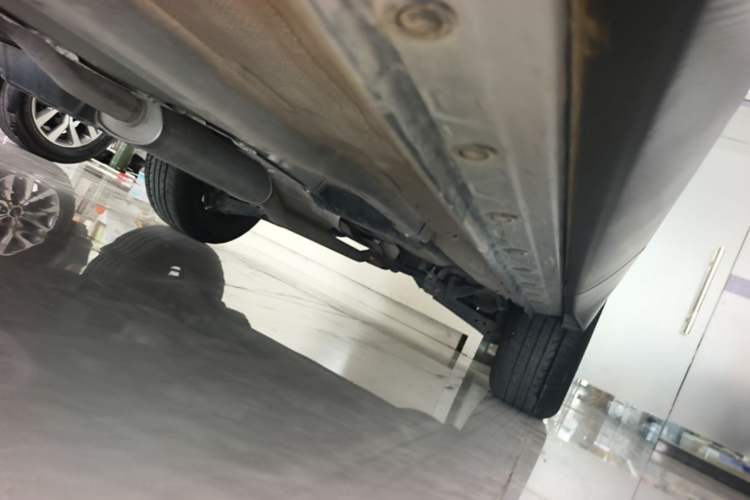 Used Venucia V 2021 260T Idol Edition Left Side Sill