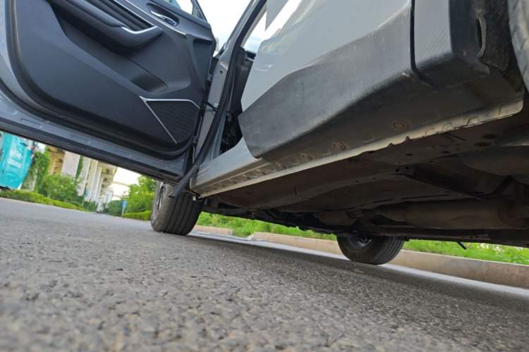 Used Venucia V 2021 260T Idol Edition Left Side Sill