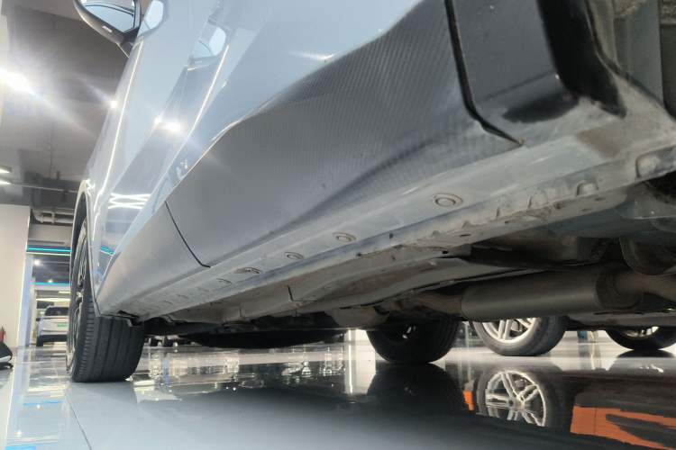 Used Venucia V 2021 260T Idol Edition Left Side Sill