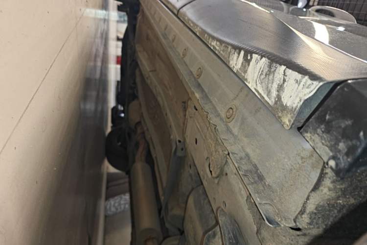 Used Venucia V 2021 260T Idol Edition Left Side Sill