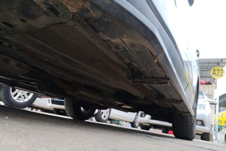 Used Venucia V 2021 260T Idol Edition Left Side Sill