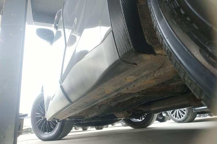 Used Venucia V 2021 260T Idol Edition Left Side Sill