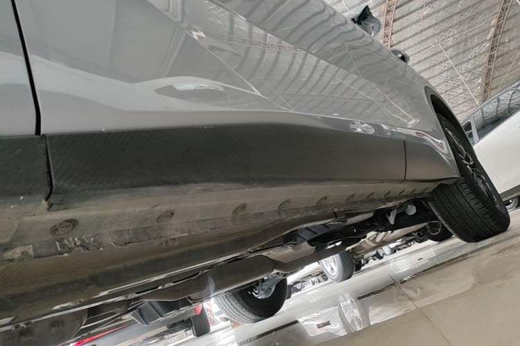 Used Venucia V 2021 260T Idol Edition Left Side Sill