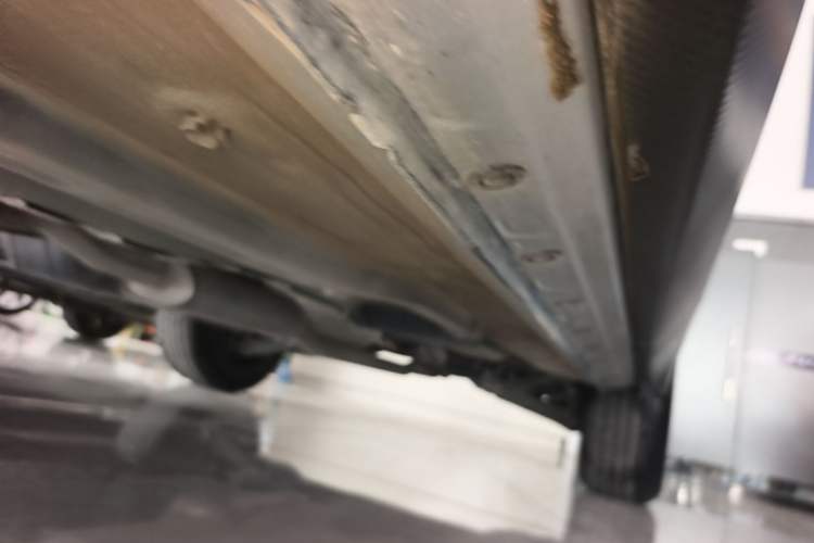 Used Venucia V 2021 260T Idol Edition Left Side Sill