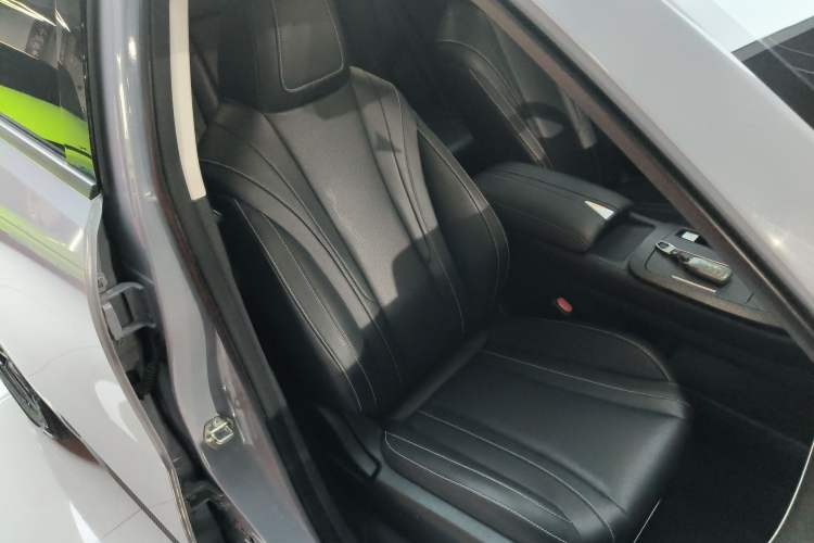 Used Venucia V 2021 260T Idol Edition Right Front Seat