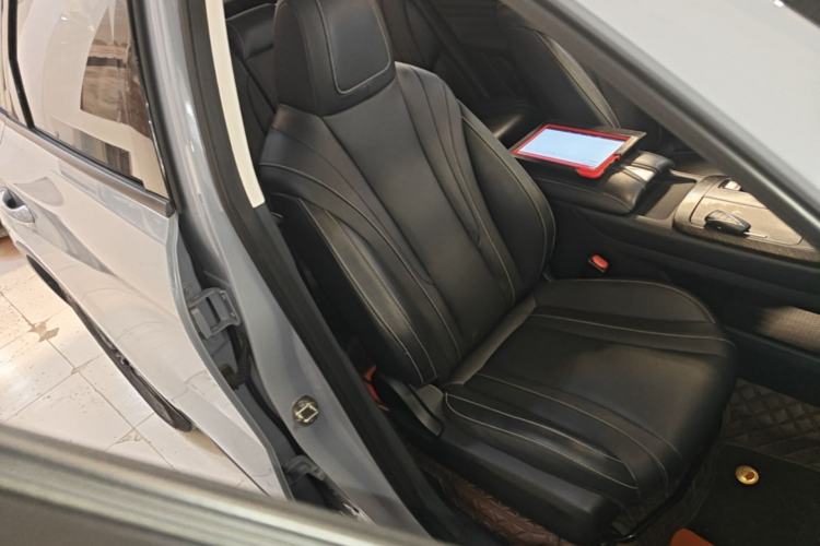 Used Venucia V 2021 260T Idol Edition Right Front Seat