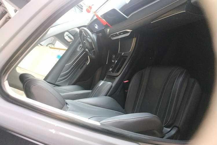 Used Venucia V 2021 260T Idol Edition Right Front Seat
