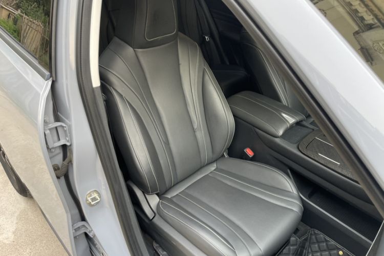 Used Venucia V 2021 260T Idol Edition Right Front Seat