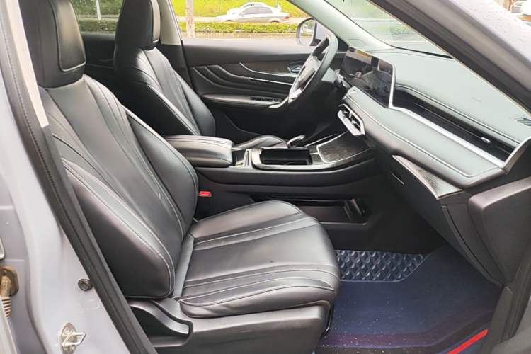 Used Venucia V 2021 260T Idol Edition Right Front Seat
