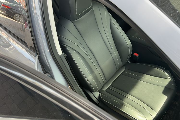 Used Venucia V 2021 260T Idol Edition Right Front Seat