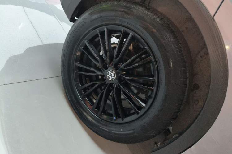 Used Venucia V 2021 260T Idol Edition Right Rear Wheel Hub