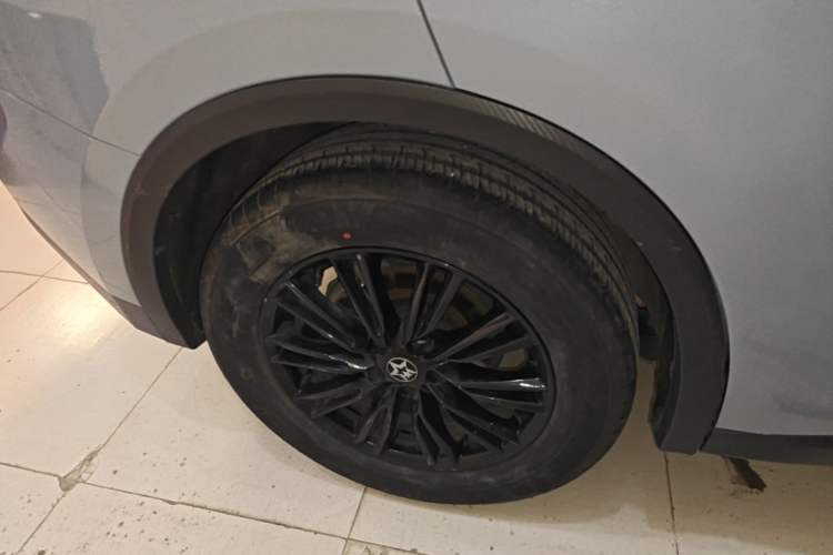 Used Venucia V 2021 260T Idol Edition Right Rear Wheel Hub