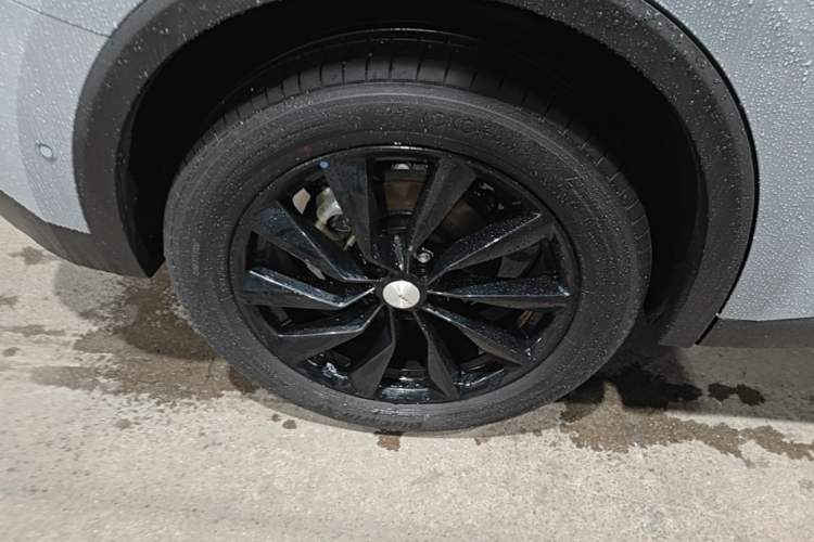 Used Venucia V 2021 260T Tianwang Edition Right Rear Wheel Hub