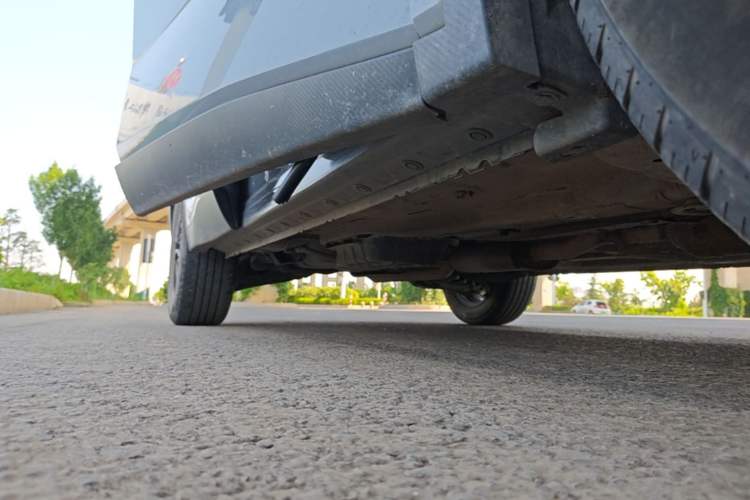 Used Venucia V 2021 260T Idol Edition Right Side Sill