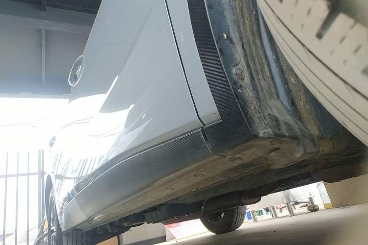 Used Venucia V 2021 260T Idol Edition Right Side Sill