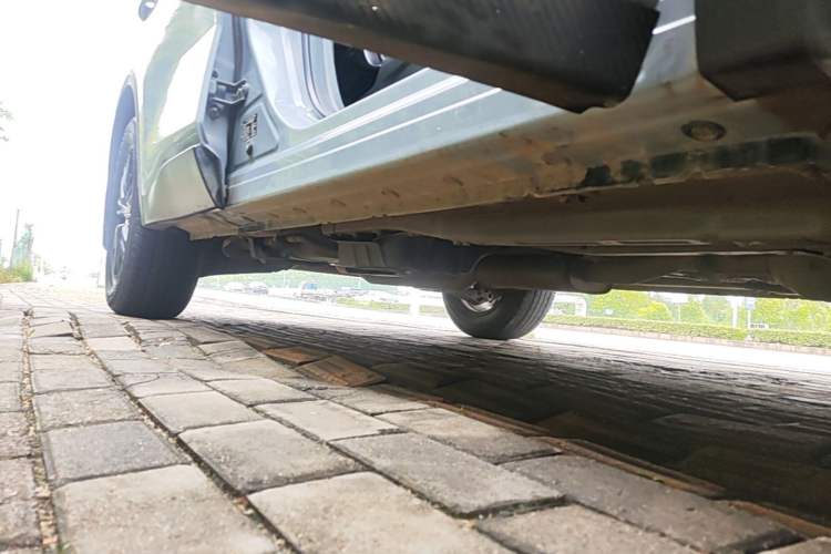 Used Venucia V 2021 260T Idol Edition Right Side Sill