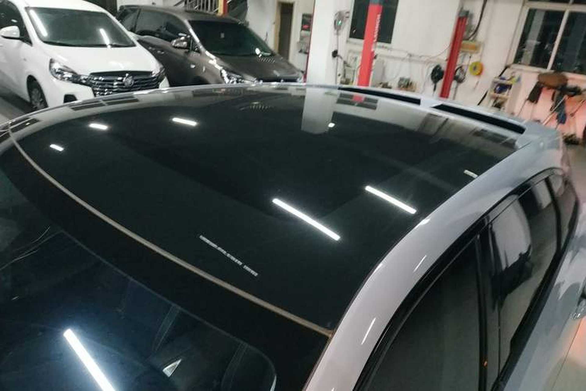 Used Venucia V 2021 260T Idol Edition Roof