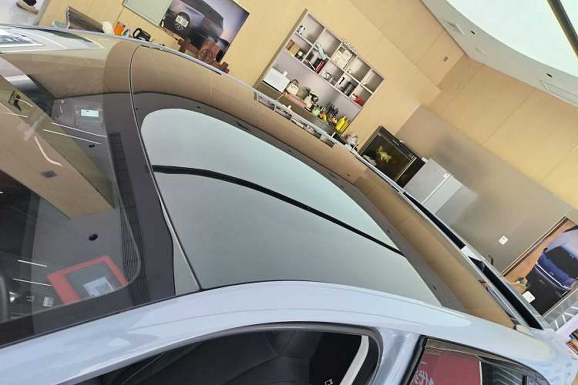 Used Venucia V 2021 260T Idol Edition Roof