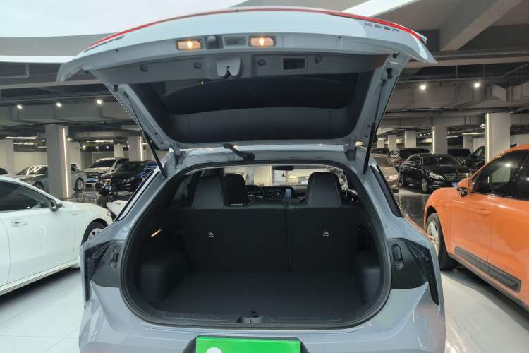 Used Venucia V 2021 260T Idol Edition Trunk