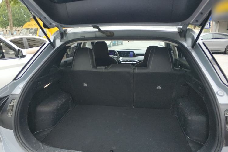Used Venucia V 2021 260T Idol Edition Trunk