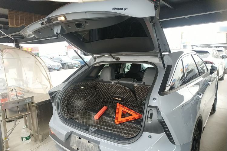 Used Venucia V 2021 260T Idol Edition Trunk