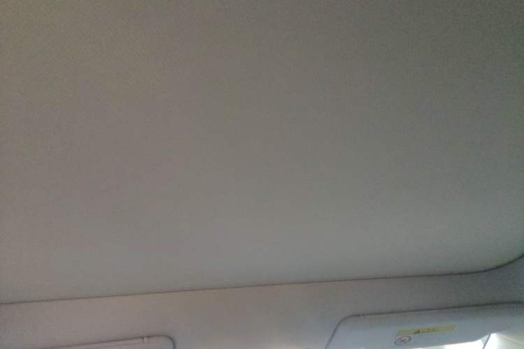 Used Venucia V 2021 260T Idol Edition Headliner