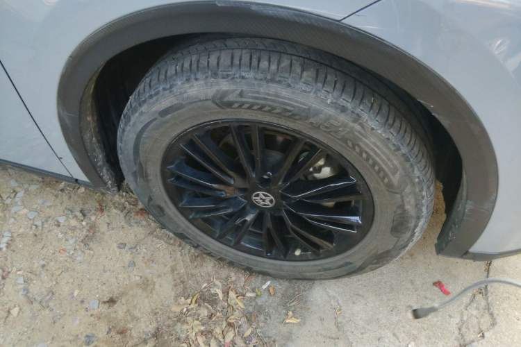 Used Venucia V 2021 260T Idol Edition Right Front Wheel Hub