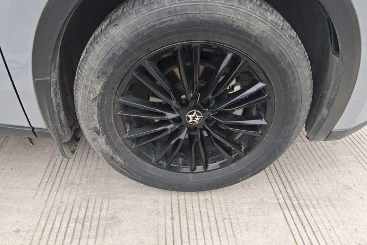 Used Venucia V 2021 260T Idol Edition Right Front Wheel Hub