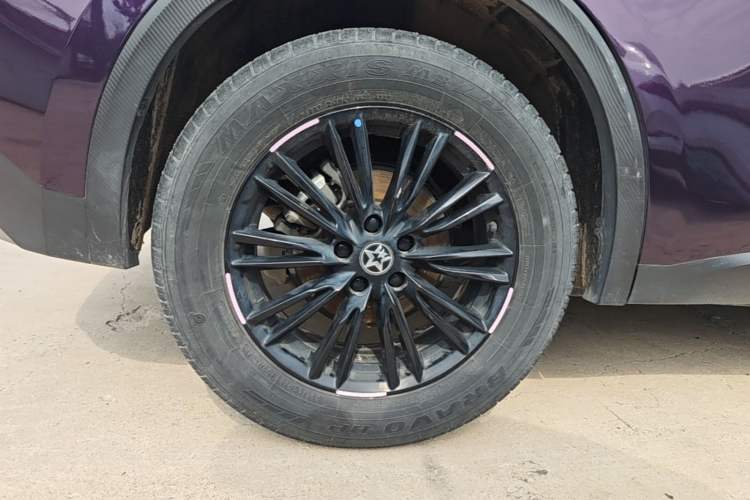 Used Venucia V 2021 260T Idol Edition Right Rear Wheel Hub