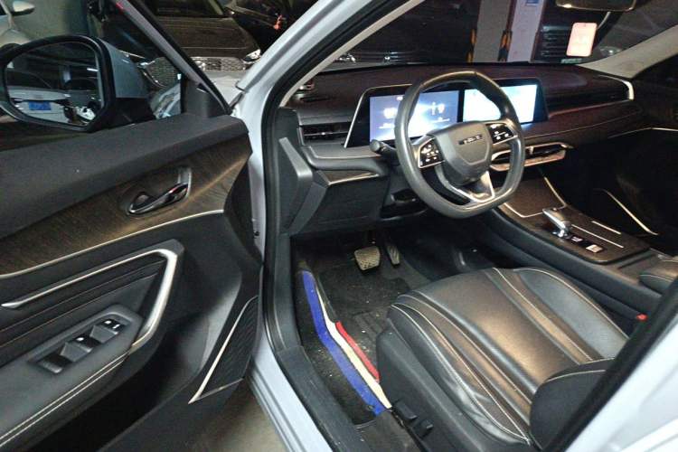 Used Venucia V 2021 260T Idol Edition Driver Seat