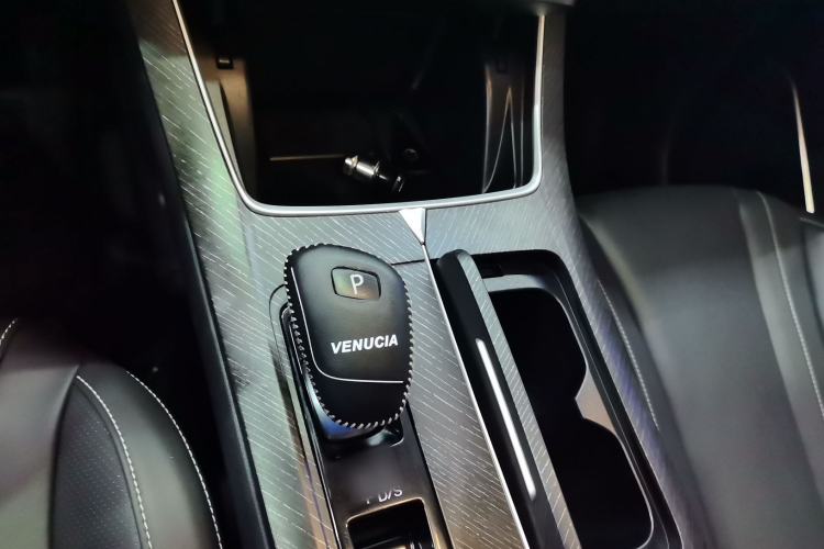 Used Venucia V 2021 260T Idol Edition Gear Lever
