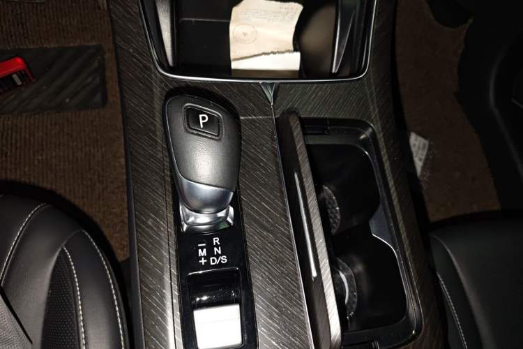 Used Venucia V 2021 260T Tianwang Edition Gear Lever