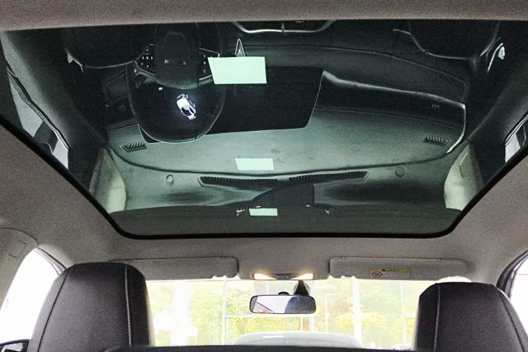 Used Venucia V 2021 260T Idol Edition Headliner