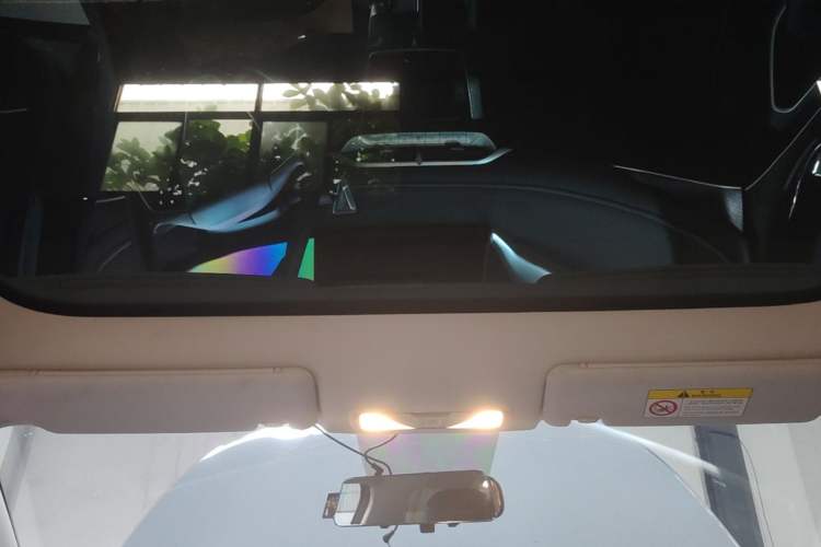 Used Venucia V 2021 260T Idol Edition Headliner