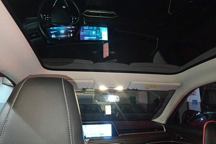 Used Venucia V 2021 260T Idol Edition Headliner