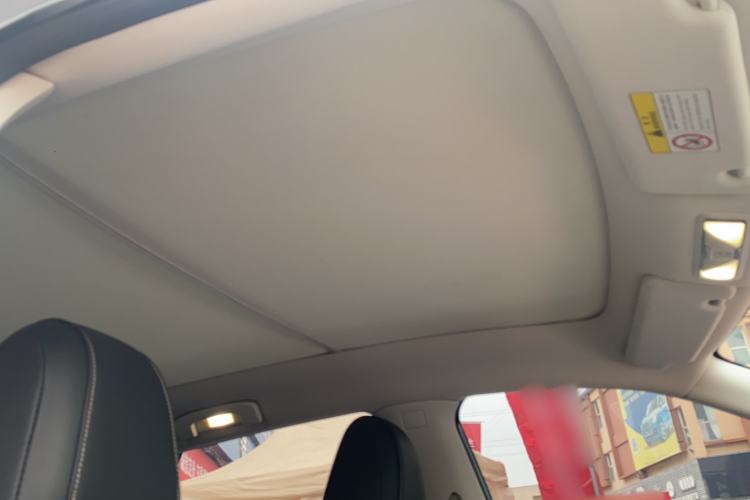 Used Venucia V 2021 260T Idol Edition Headliner