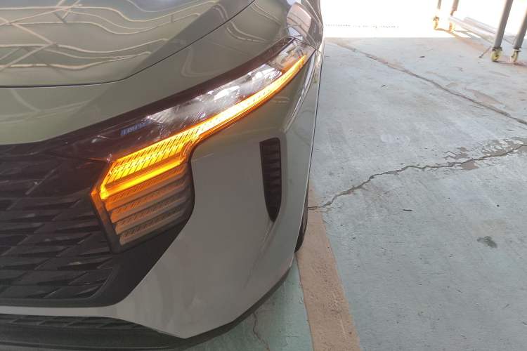 Used Venucia V 2021 260T Idol Edition Left Front Headlight