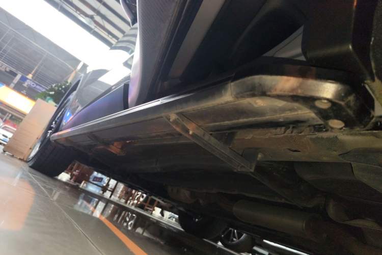 Used Venucia V 2021 260T Idol Edition Left Side Sill