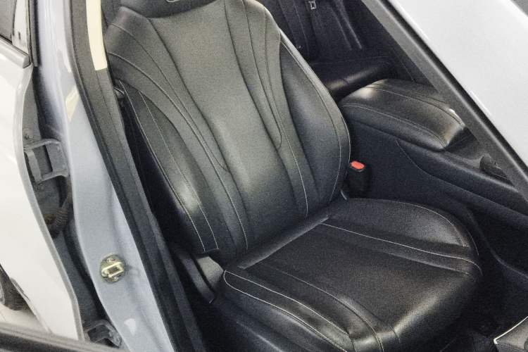 Used Venucia V 2021 260T Idol Edition Right Front Seat