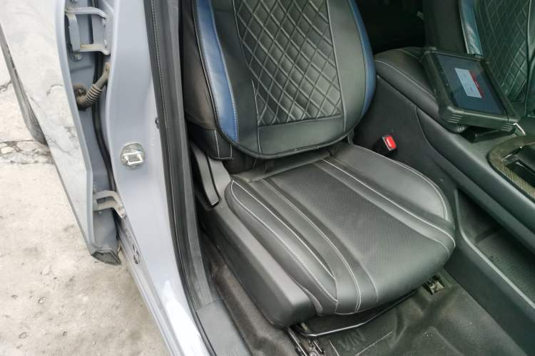 Used Venucia V 2021 260T Idol Edition Right Front Seat