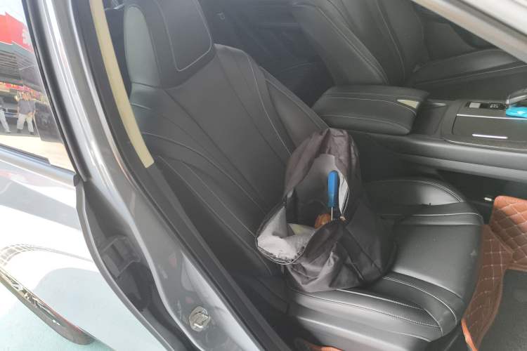 Used Venucia V 2021 260T Idol Edition Right Front Seat