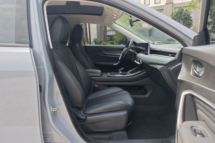 Used Venucia V 2021 260T Idol Edition Right Front Seat