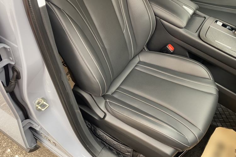 Used Venucia V 2021 260T Idol Edition Right Front Seat