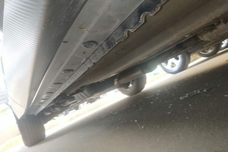 Used Venucia V 2021 260T Idol Edition Right Side Sill