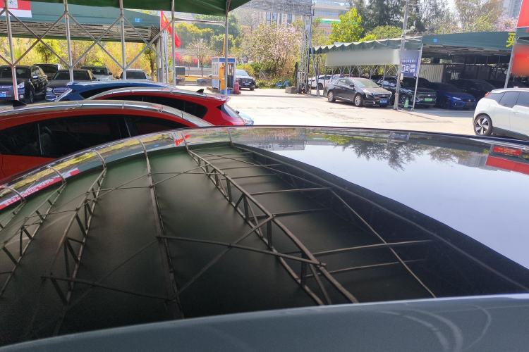 Used Venucia V 2021 260T Idol Edition Roof