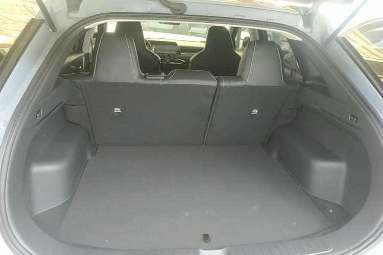 Used Venucia V 2021 260T Idol Edition Trunk