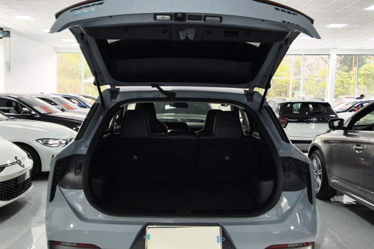 Used Venucia V 2021 260T Idol Edition Trunk