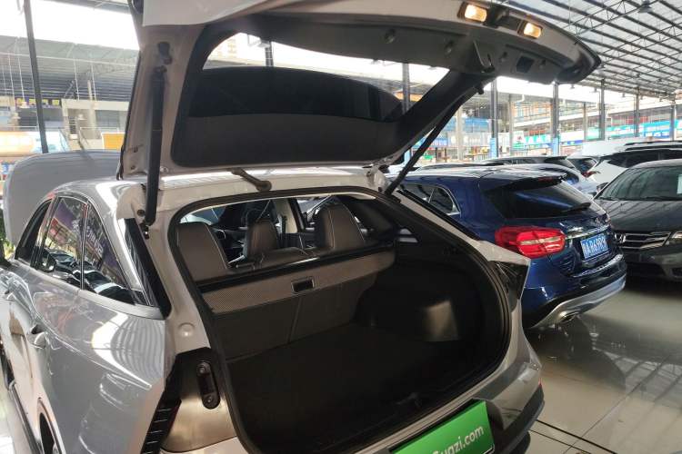 Used Venucia V 2021 260T Idol Edition Trunk